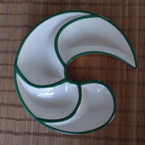 A perky ceramic party tray that wraps around an umbrella.